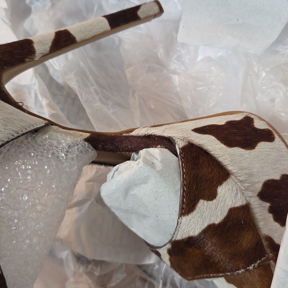 🤎🔹️Steve Madden🔹️ Brown and White Leather Cologne Cow Print Platform Heels - Picture 9 of 9